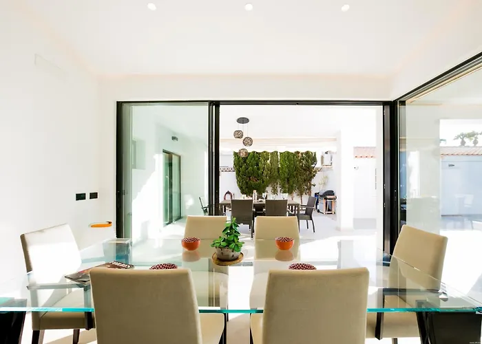 Palmbeach Villa-luxury 滨海帕尔姆